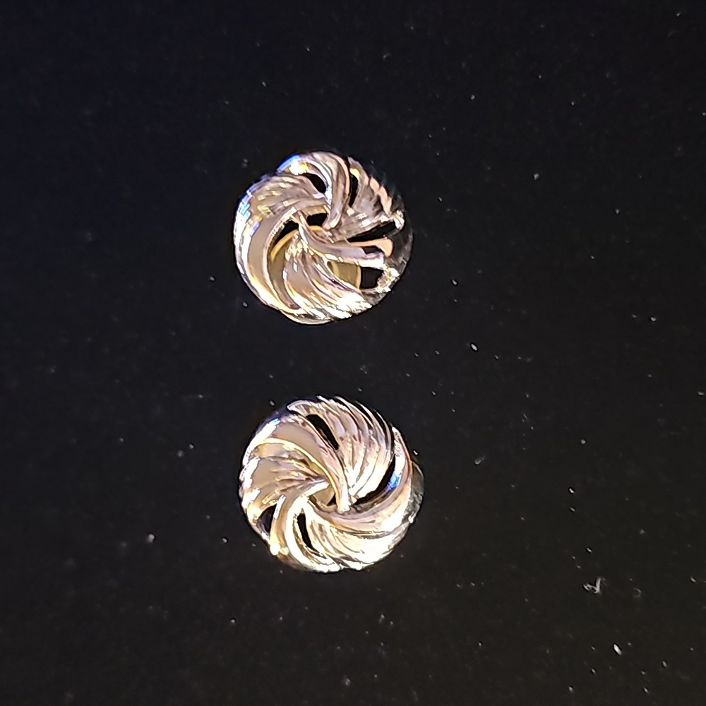 Vintage Gold Earrings🍀10